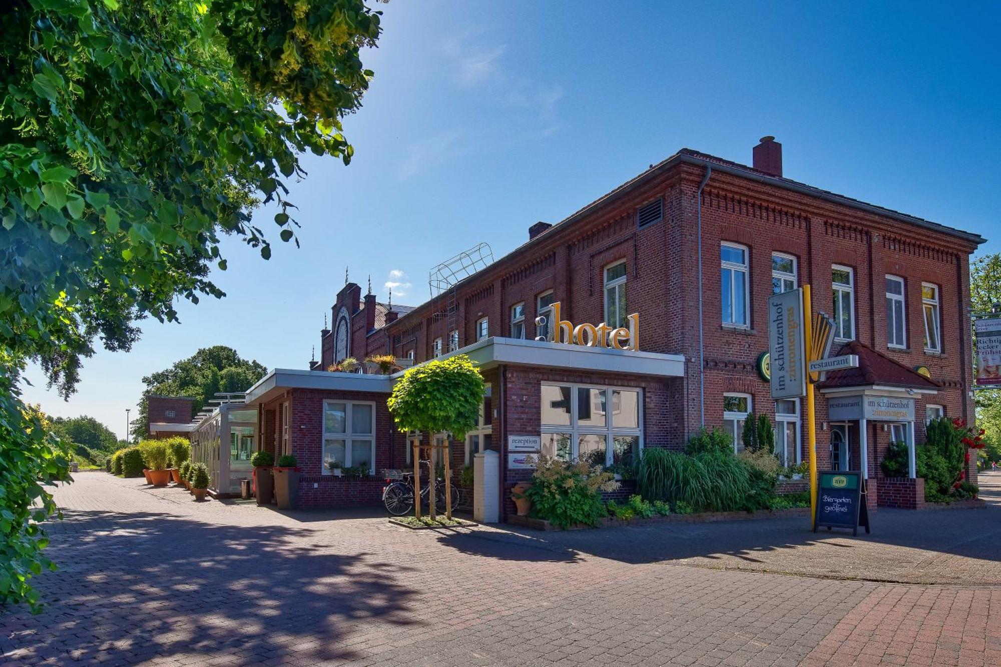 Hotel Im Schuetzenhof, Jever Exteriör bild